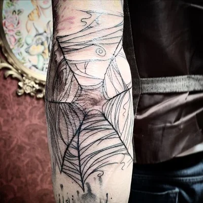 Hailey Slade tattoo 032