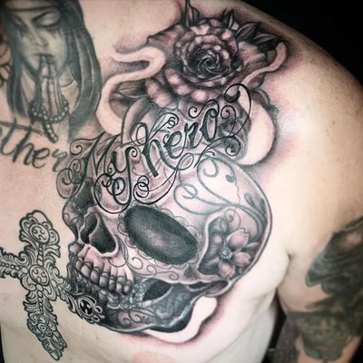 Hailey Slade tattoo 035