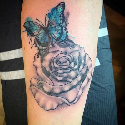 Hailey Slade tattoo 037