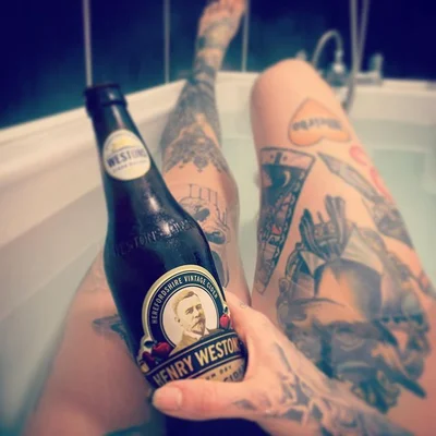 Hailey Slade tattoo 044