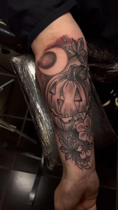 Jade Johnson tattoo 008