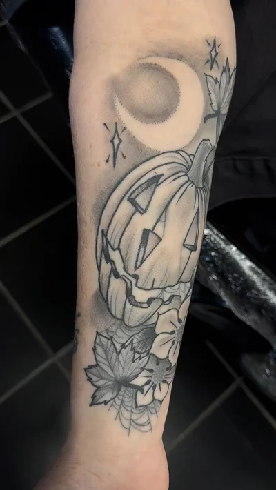 Jade Johnson tattoo 047