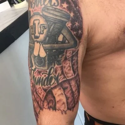 J Pettit tattoo 024