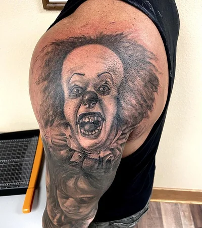 Justine Walters tattoo 007