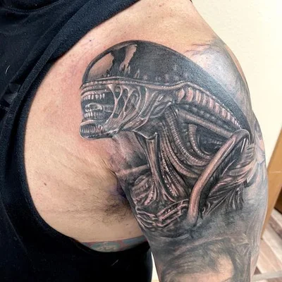 Justine Walters tattoo 038
