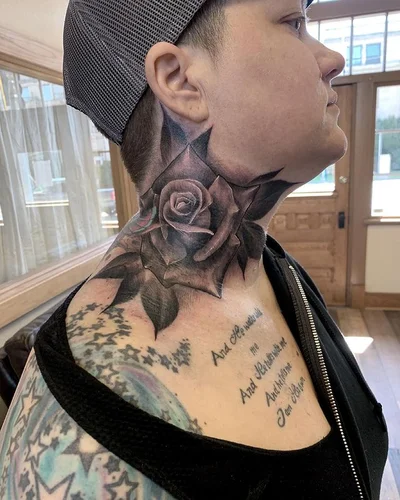 Justine Walters tattoo 043