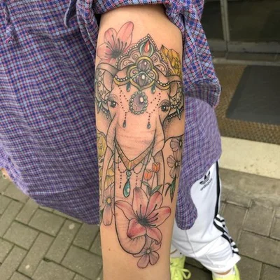 Sabra Carson tattoo 043