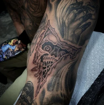 Sasha Ignarski tattoo 013