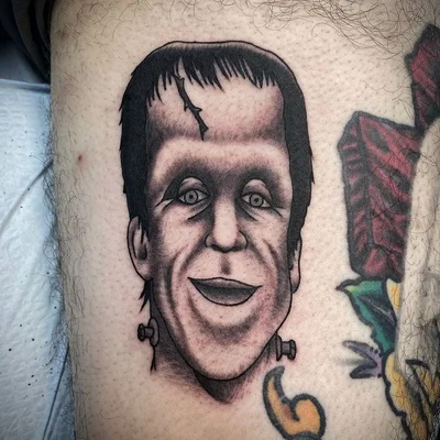 Sasha Ignarski tattoo 038
