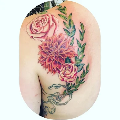 Serena Lander tattoo 034