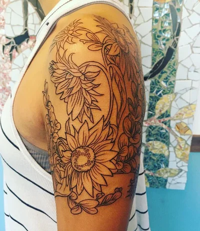 Serena Lander tattoo 046