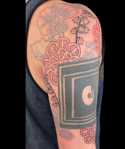 Serena Lander tattoo 047