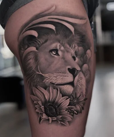 Sophie Hollie tattoo 010