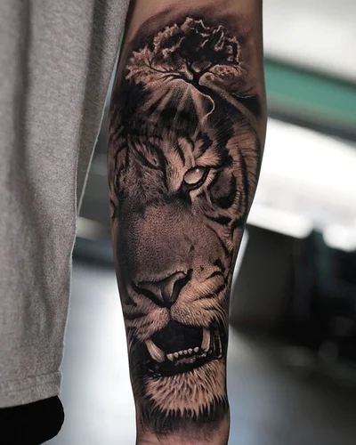 Sophie Hollie tattoo 016