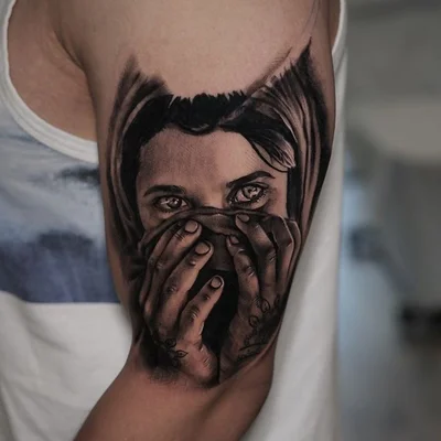 Sophie Hollie tattoo 017