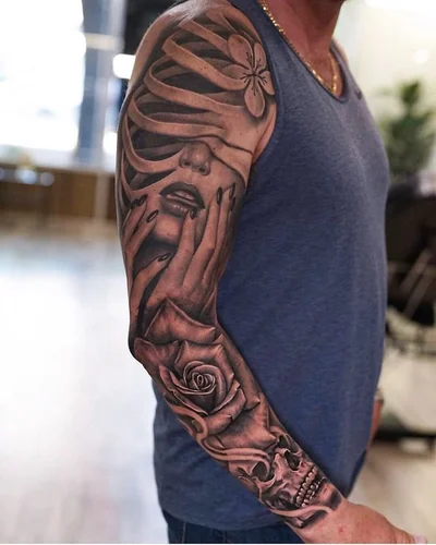 Sophie Hollie tattoo 027