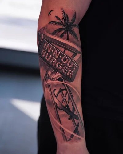 Sophie Hollie tattoo 044