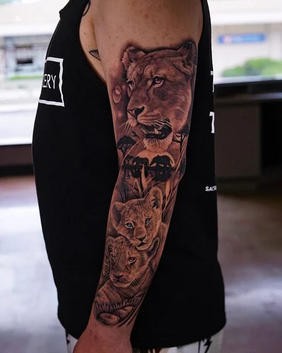 Sophie Hollie tattoo 050