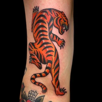Christina Platis tattoo 009