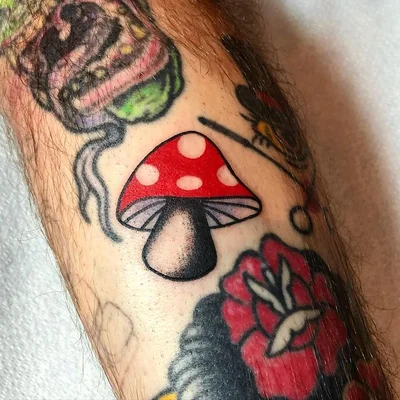 Christina Platis tattoo 010