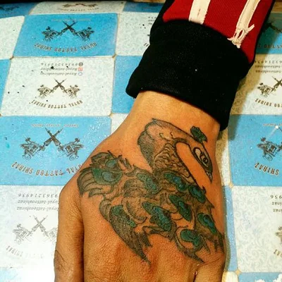 Iman Taherifard tattoo 050