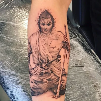 Tarp tattoo 044