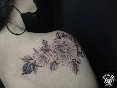 Tina Smith tattoo 030