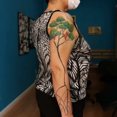 Renata Lembo tattoo 012