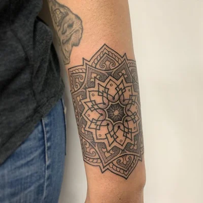 Taylor Heald tattoo 032