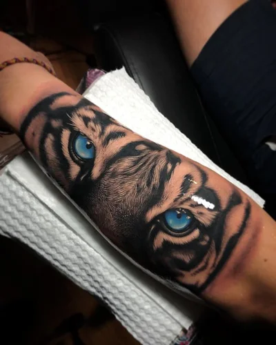 Taz tattoo 042