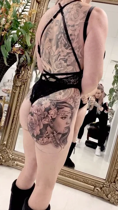 𝒯ℯ𝓃ℯ𝒾𝓁ℯ 𝒩𝒶𝓅ℴ𝓁𝒾 tattoo 010
