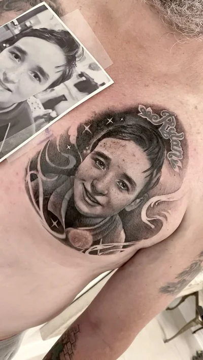 𝒯ℯ𝓃ℯ𝒾𝓁ℯ 𝒩𝒶𝓅ℴ𝓁𝒾 tattoo 012