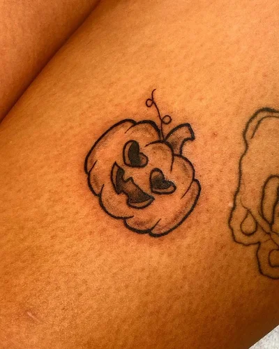 Tessa Raye tattoo 042