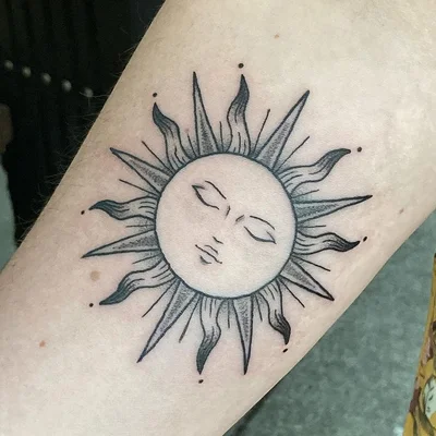 Tessa Raye tattoo 050