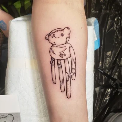 Tessa Roux tattoo 011