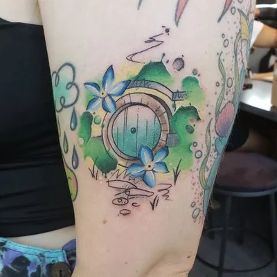 Tessa Roux tattoo 032