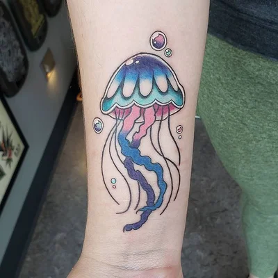 Tessa Roux tattoo 034