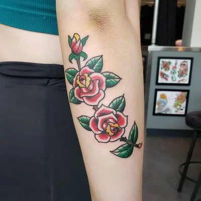Tessa Roux tattoo 037