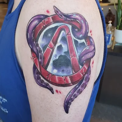 Tessa Roux tattoo 047