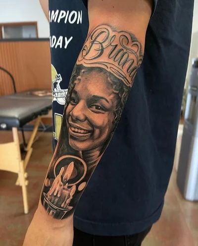 Black & Grey Tattoo Artist tattoo 007