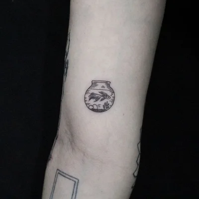 Thais Heleno tattoo 008