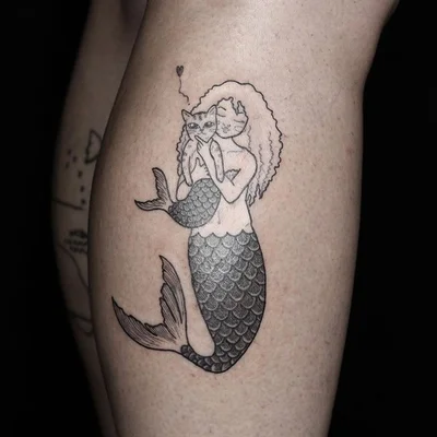 Thais Heleno tattoo 011