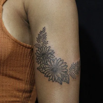 Thais Heleno tattoo 033