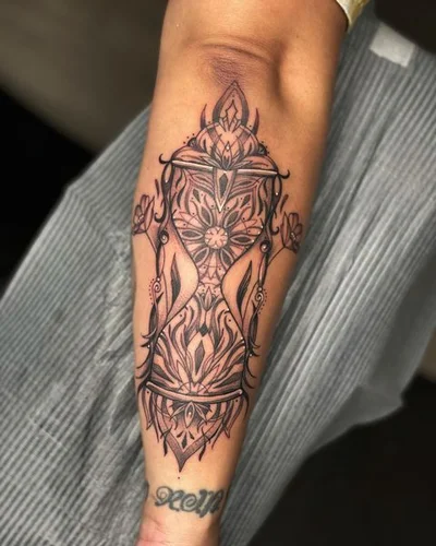 Jessie Luna tattoo 010