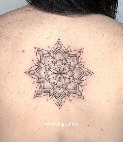 Thate Higa • Tatuadora tattoo 040