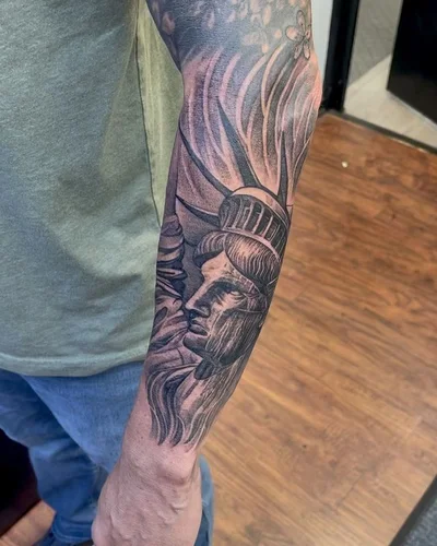 Mike Dee tattoo 041