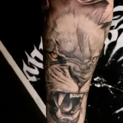 Susana Golden tattoo 027