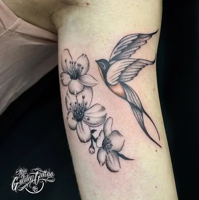 Susana Golden tattoo 030