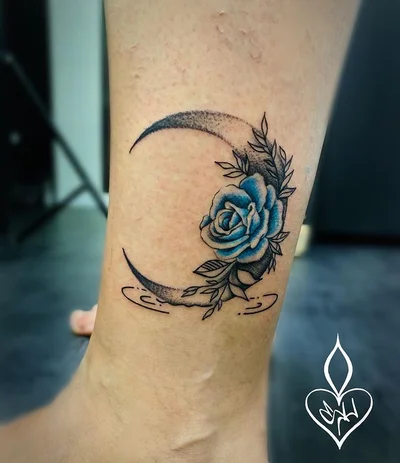 Susana Golden tattoo 034