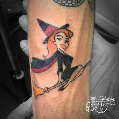 Susana Golden tattoo 041